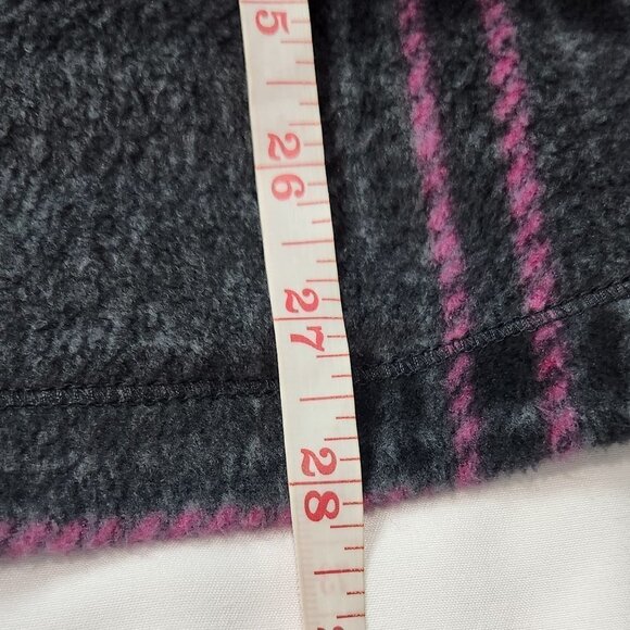 Vera Wang Fleece Cardigan Plaid XL
Lot H - Picture 4 of 6